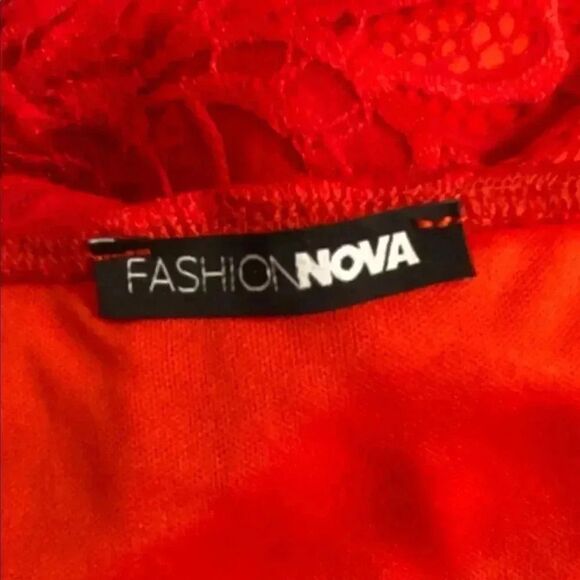 Beautiful red lace dress  - Picture 7 of 7